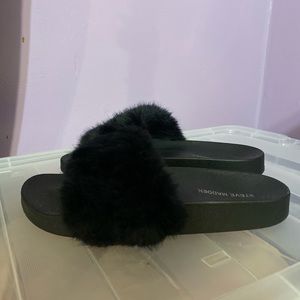 Steve madden fuzzy slides